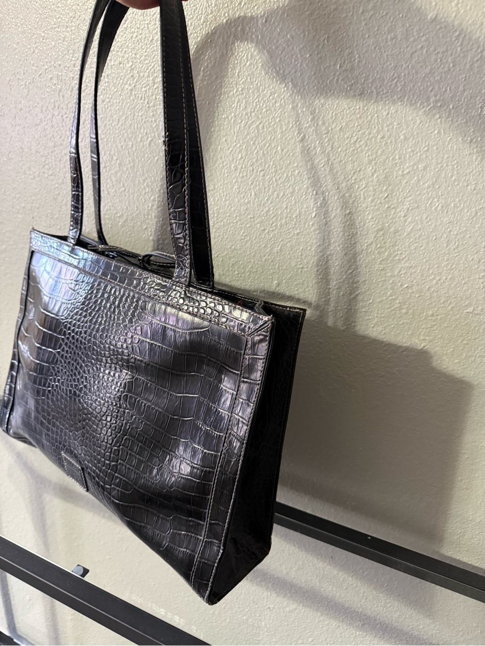 Liz Claiborne Black Croc Embossed Structured Tote Shoulder Bag - Picture 2 of 9
